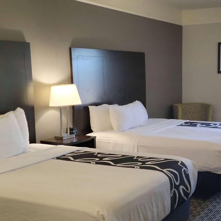 La Quinta By Wyndham Beaumont West Hotell Exteriör bild